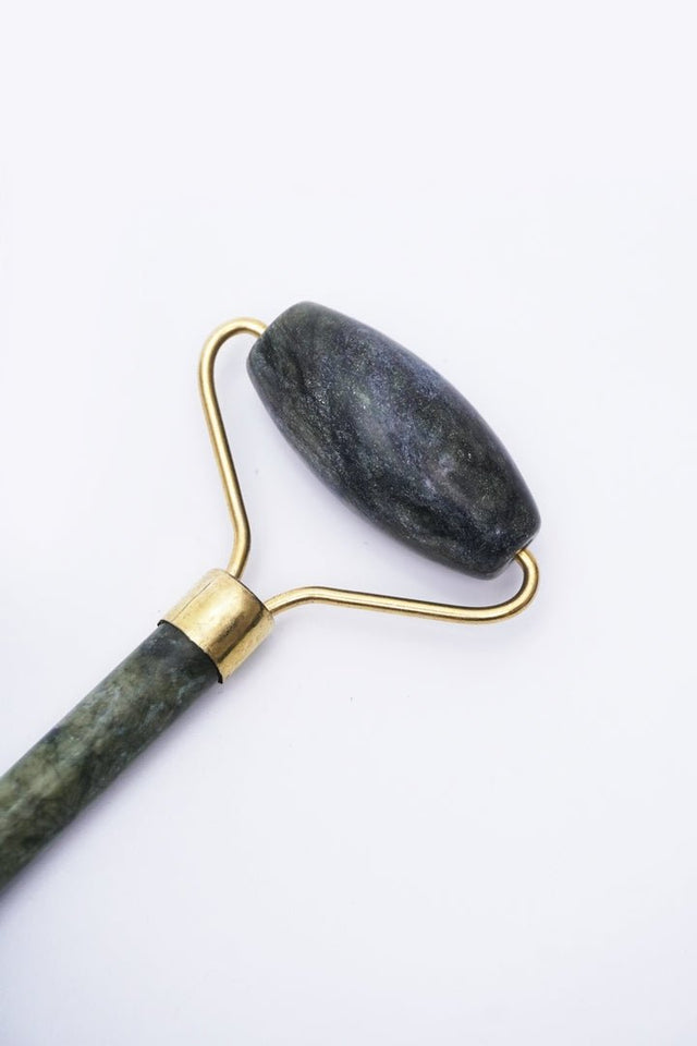 2 in 1 Jade Roller and Gua Sha set